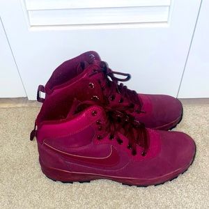 The velvet burgundy Nike Manoadome!!!!